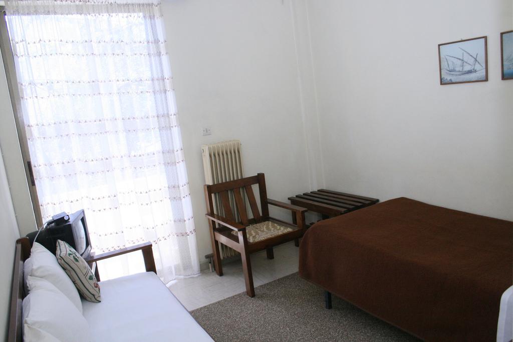 Aparthotel Iliahtides Amarynthos Quarto foto